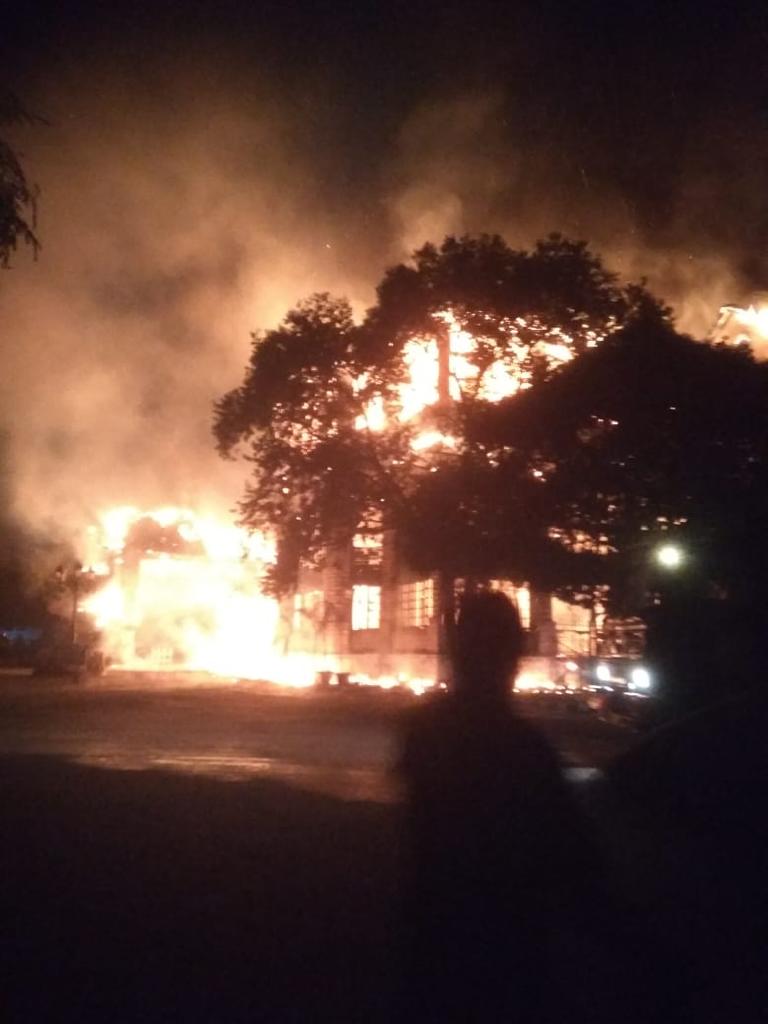 A huge fire engulfs iconic Secunderabad Club, recognised as Indian heritage site in 2017. Read details