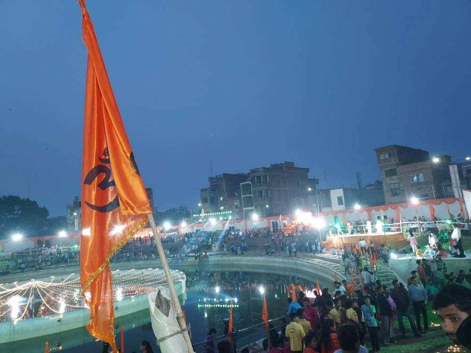 पूरे प्रदेश में हिंदू नव वर्ष का ऐतिहासिक आयोजन: दुल्हन जैसी सजी बाराबंकी, काशी के घाटों जैसा नजारा, दीये जलाए गए!