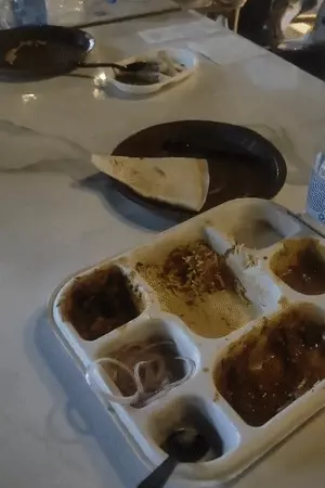Meat Piece Found in Veg Thali in Lucknow; Customer Creates Uproar at Restaurant
