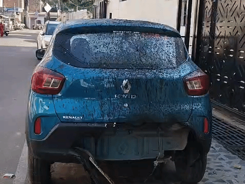 लखनऊ में खंभे से गिरा बिजली का तार, कार में लगी आग; 6 घंटे तक गुल रही सप्लाई