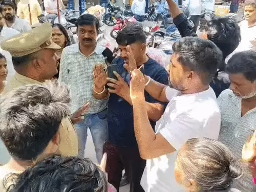 LPG Shortage Sparks Protest: Residents Block Husadiya Chauraha with Gas Cylinders