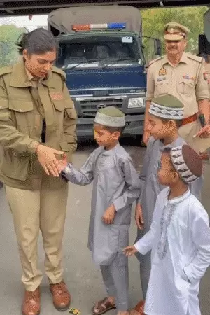 Eid Moment: Priya Saroj Video Calls Rinku; Children Greet ‘Eid Mubarak’, Protest Slogans Raised Against US Over Iran Strike