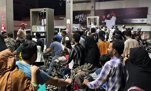 जंग का असर: पाकिस्तानी मंत्रियों को 6 महीने सैलरी नहीं