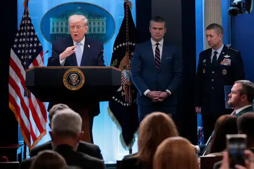 इजराइल की बड़ी चेतावनी: ईरानी जनता रेल से सफर न करे, अगले 12 घंटे पटरियों से दूर रहने को कहा