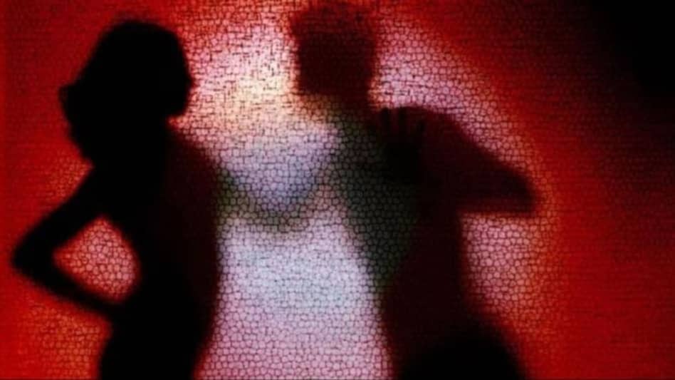 लखनऊ में प्रेमी ने गला दबाकर महिला की हत्या की