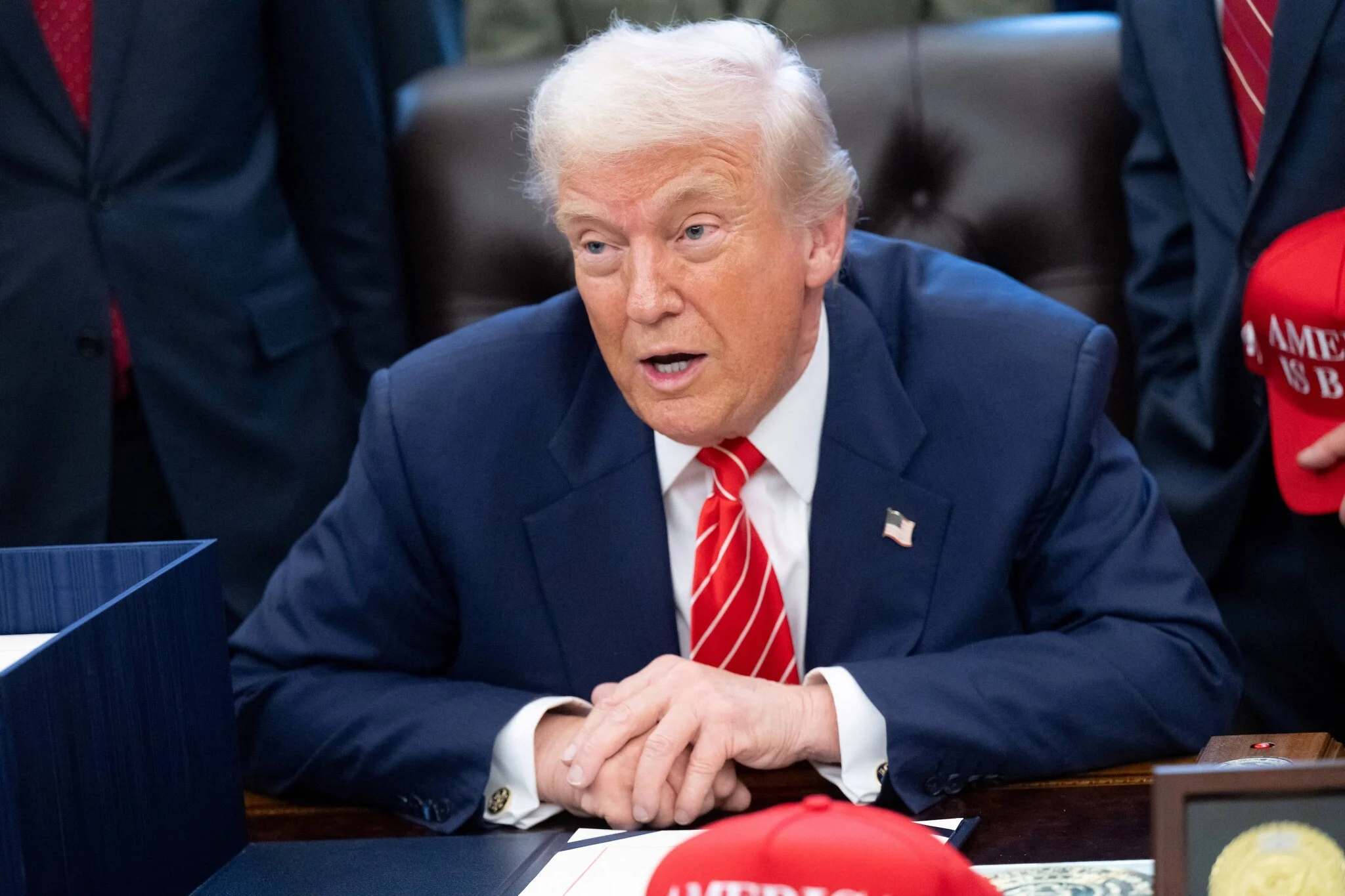 जंग के बीच अमेरिका में बड़ा एक्शन: 3 आर्मी अफसर हटाए गए, ट्रम्प का ईरान पर तीखा बयान