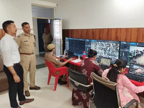 होमगार्ड भर्ती परीक्षा की कंट्रोल रूम से लाइव मॉनिटरिंग, लखनऊ में अंतिम दिन कड़ी निगरानी
