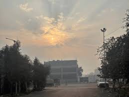 लखनऊ में बदला मौसम: सुबह से छाए बादल, बारिश का येलो अलर्ट जारी