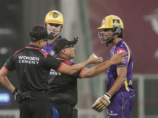 आईपीएल में हाई-वोल्टेज ड्रामा: रघुवंशी के आउट पर विवाद, आखिरी गेंद पर मैच टाई