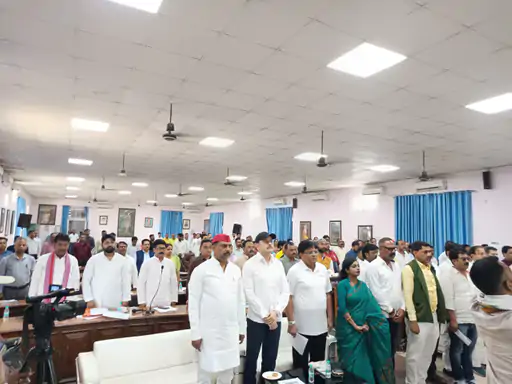 कंपनी मालिक को लेट आने पर मेयर ने लगाई फटकार, नगर निगम सदन में हंगामा