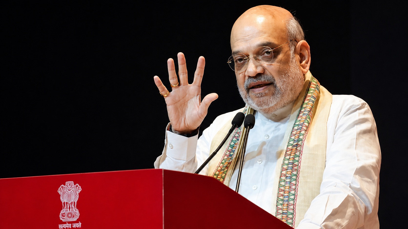 गृहमंत्री शाह ने 112 इमरजेंसी सेवा के 400 वाहनों को दिखाई हरी झंडी
