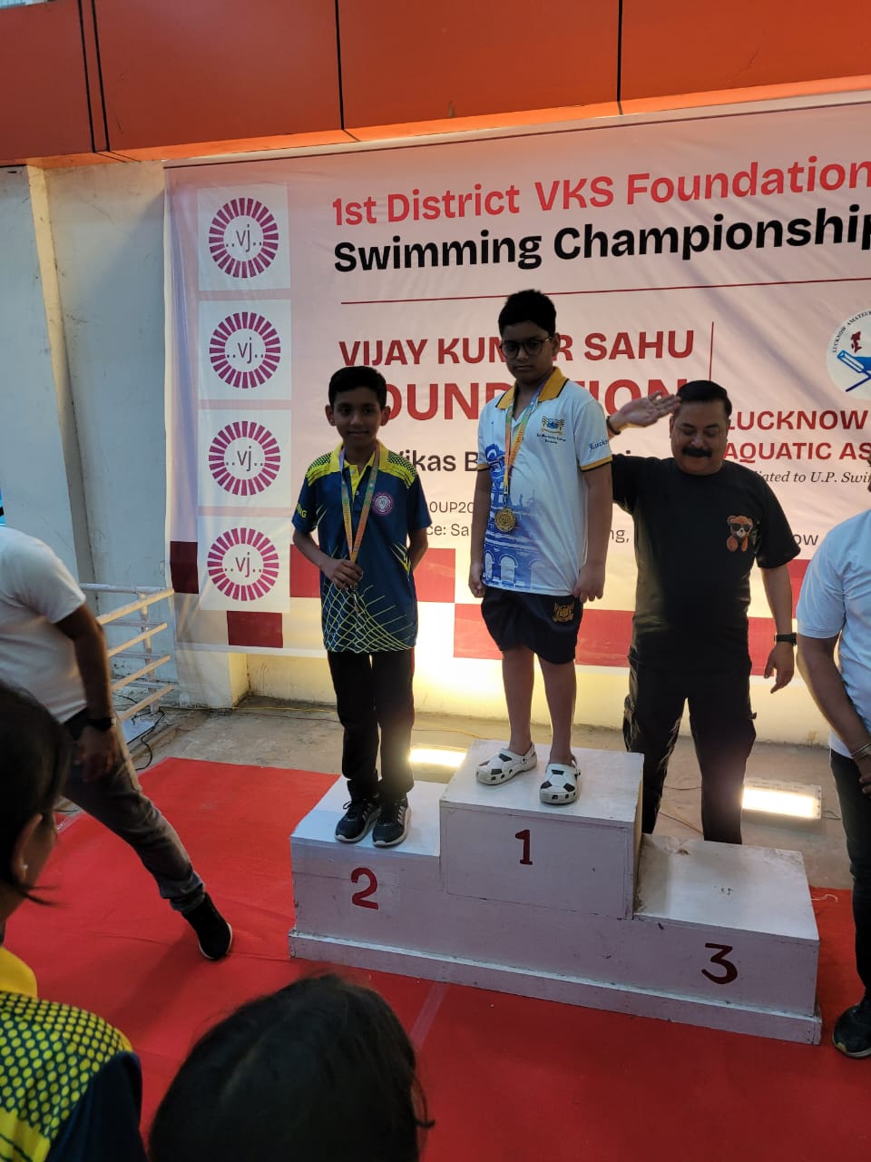 लखनऊ स्विमिंग प्रतियोगिता 2026: अंडर-11 में समर्थ सिन्हा अव्वल, युवा तैराकों ने दिखाया दम