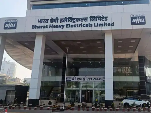 बायोकॉन में पीढ़ी परिवर्तन: किरण मजूमदार ने भांजी क्लेयर को सौंपी कमान, AI और एडवांस्ड बायोटेक पर फोकस