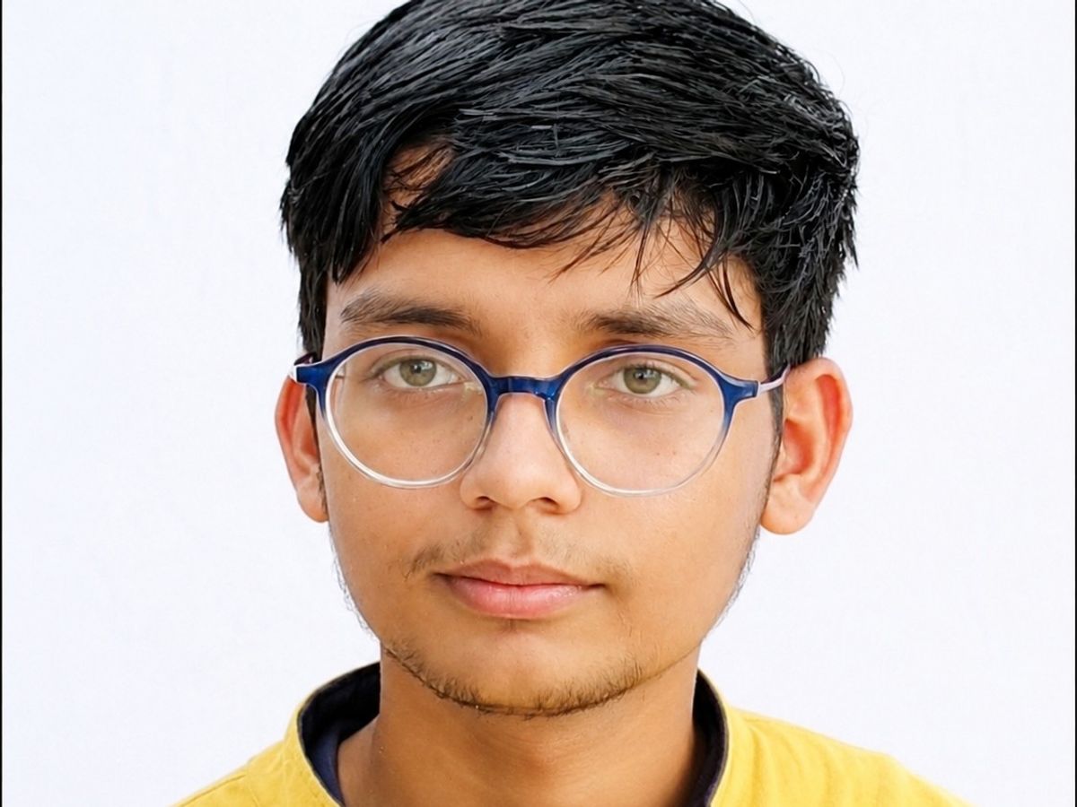 वाइस प्रिंसिपल का बेटा गोमती नदी में कूदा, सर्च ऑपरेशन जारी