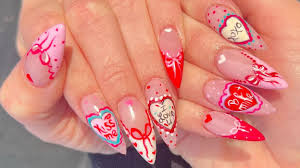 Types Of Nail Extension: नेल एक्सटेंशन कराने से पहले जान लें इसके प्रकार और फायदे