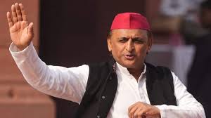 सपा में टूट की अटकलों पर अखिलेश यादव का तीखा पलटवार, बयान से बढ़ी सियासी गर्मी