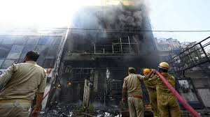 लखनऊ अग्निकांड में 15 मौतें, जांच के लिए SIT पहुंची, मातम में डूबा शहर