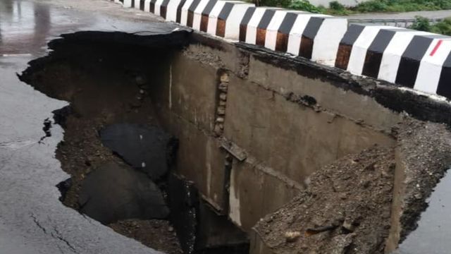 देहरादून: पहली तेज बारिश में ही 16 करोड़ का नया पुल बेअसर, नंदा की चौकी पर यातायात ठप
