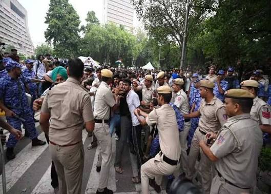 CJP प्रदर्शन के बाद दिल्ली में हाई अलर्ट, 16 मेट्रो स्टेशन बंद, उपद्रवियों पर FIR दर्ज