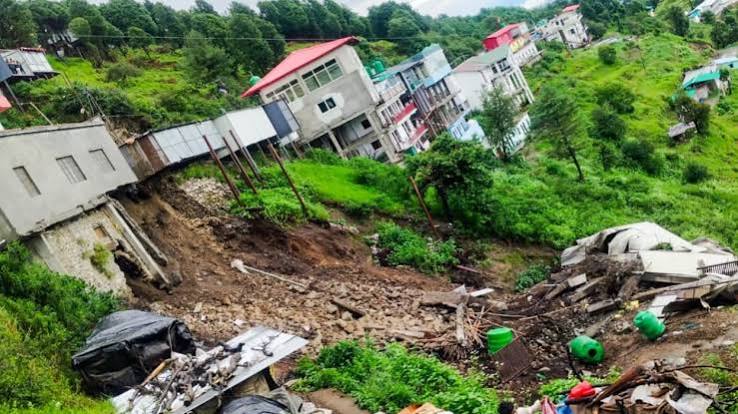 उत्तराखंड में बारिश का कहर, भूस्खलन से कई हाईवे बंद!