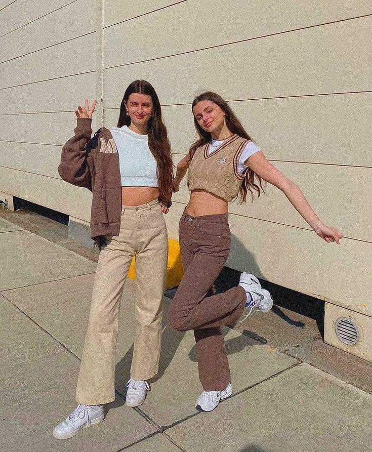 Fashion Tips: दोस्ती भी और स्टाइल भी, Friendship Day पर ट्राई करें ट्विनिंग के 5 ट्रेंडी लुक्स