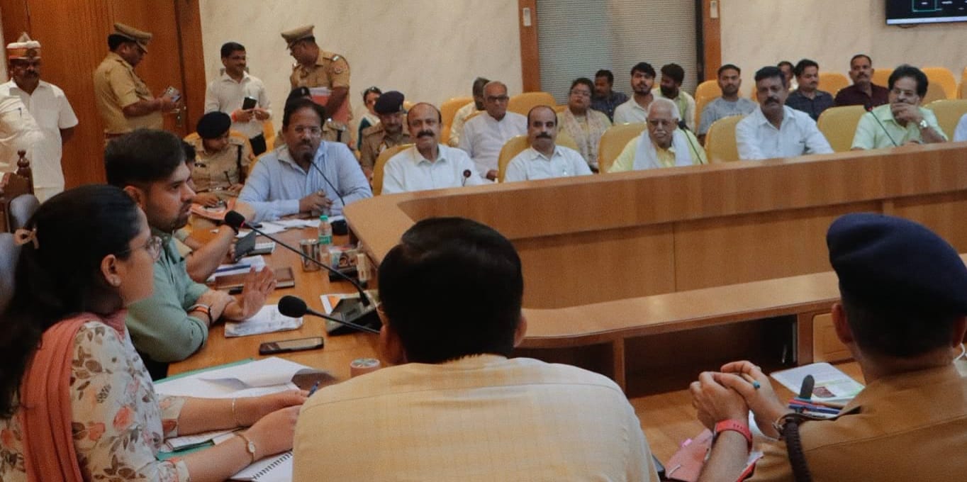 15 अगस्त की तैयारियों की डीएम-एसपी ने की समीक्षा, ‘हर घर तिरंगा’ अभियान पर विशेष जोर