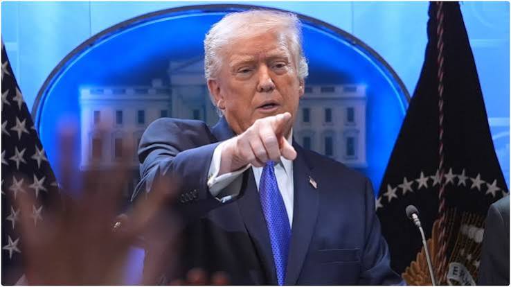 Trump Tariff Refund: टैरिफ नीति पर ट्रंप को बड़ा झटका, अमेरिका लौटा रहा 100 अरब डॉलर
