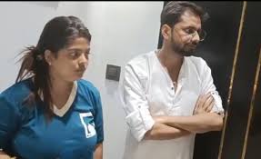 लखनऊ के होटल में इंजीनियर महिला के साथ पकड़ा गया, पति ने पुलिस बुलाकर लगाया गंभीर आरोप