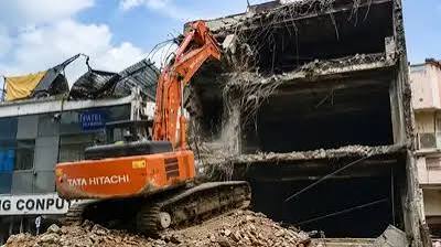 अलीगंज हादसे के बाद LDA का बड़ा एक्शन, 100 से अधिक अवैध इमारतें चिन्हित; सीलिंग-ध्वस्तीकरण तेज