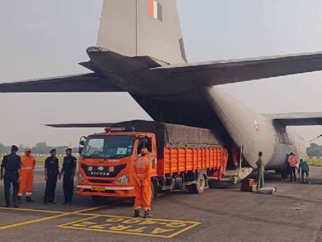 नेपाल में त्रासदी के बीच भारत की मदद जारी, हिंडन एयरबेस से 37.5 टन राहत सामग्री रवाना