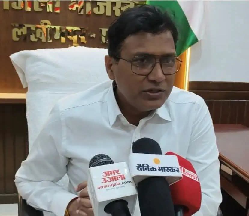 सरकारी कार्यालय में जींस-टीशर्ट प्रतिबंधित!