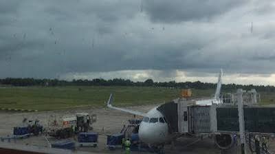 Lucknow Flight Emergency: Smoke Warning के बाद Flight Divert